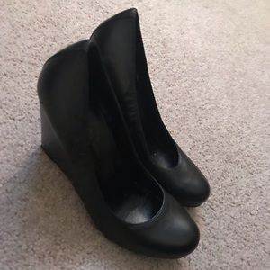 Black Wedges